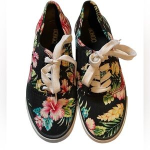 Bongo floral shoes size 8
